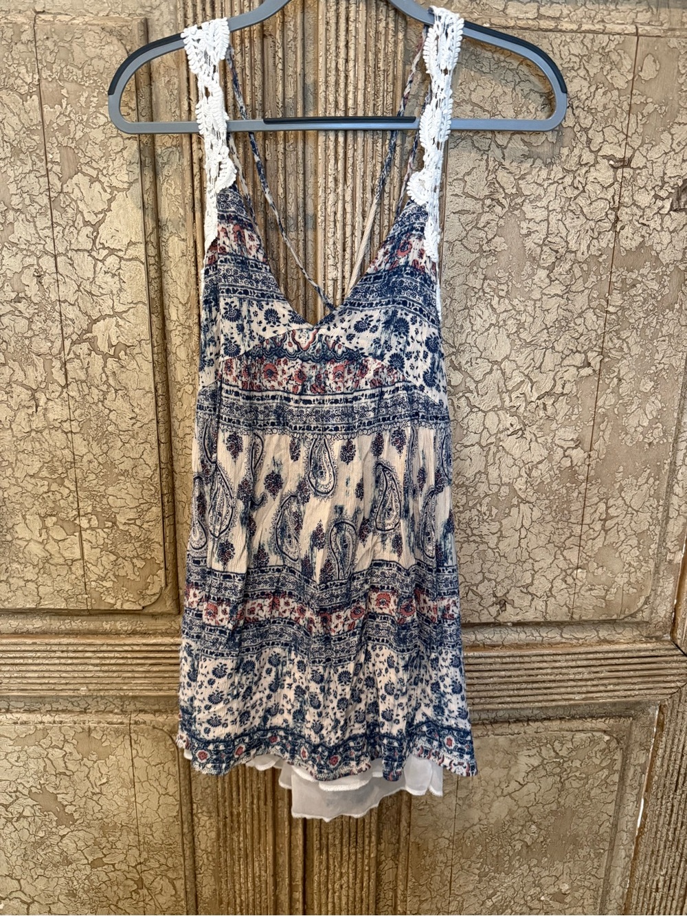 Sleeveless Boho Paisley Tank Top - Blue & White